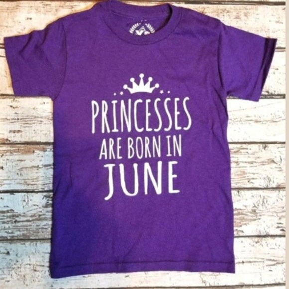 🌻X-Small Princesses are Born in June T-Shirt - Picture 1 of 3